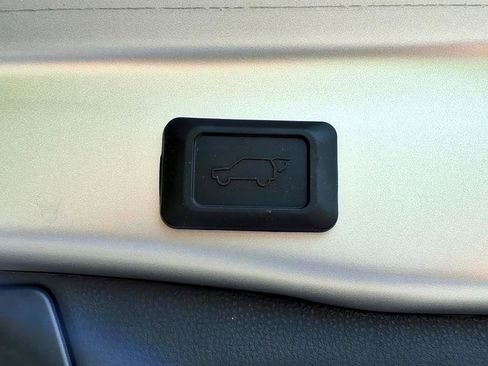 Used 2025 Toyota RAV4 XLE w/ Convenience Package FWD image 6