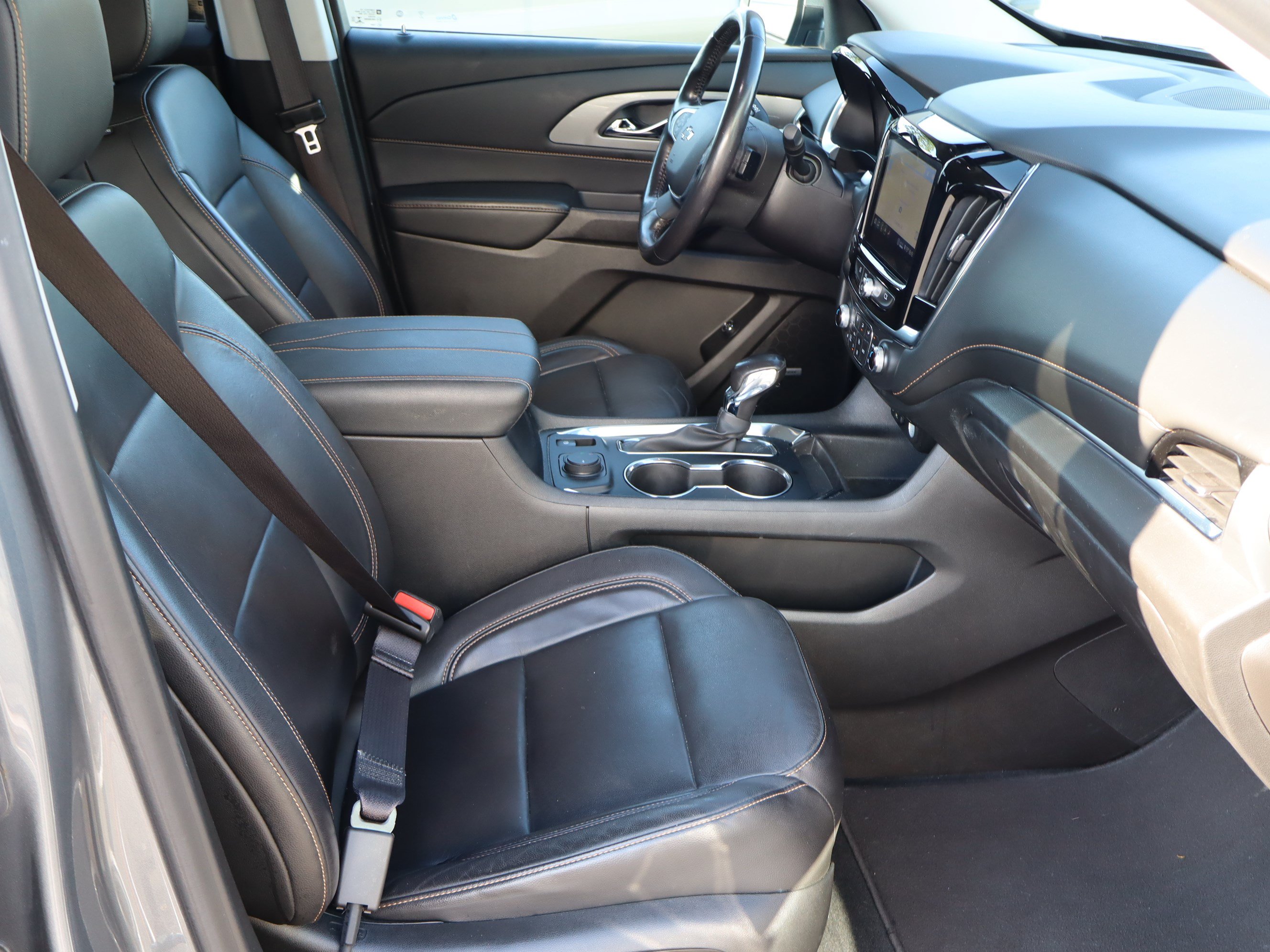 Used 2021 Chevrolet Traverse RS FWD image 39