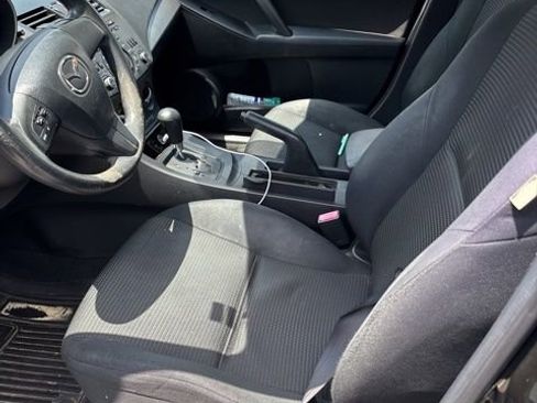 Used 2013 MAZDA MAZDA3 i SV FWD image 4