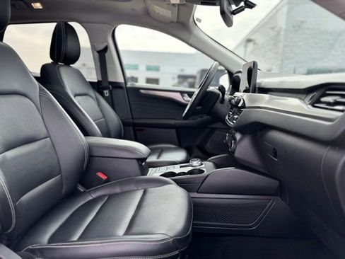 Certified 2022 Ford Escape Titanium w/ Class II Trailer Tow Package image 26