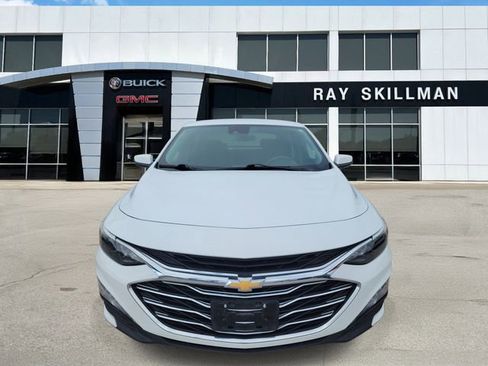 Used 2023 Chevrolet Malibu LT FWD image 2