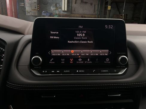 Used 2023 Nissan Rogue S AWD/4WD image 23