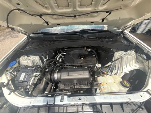 Used 2020 Ford Explorer XLT RWD image 10