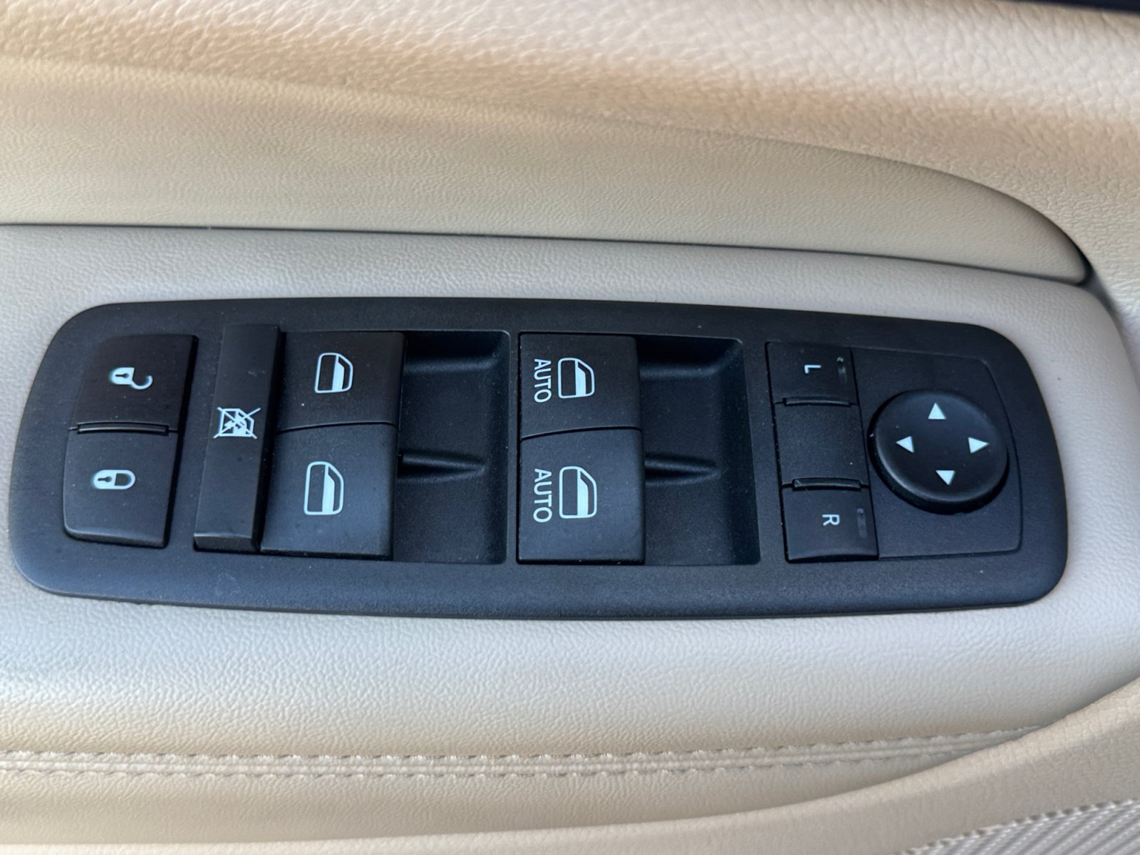 Used 2022 Jeep Grand Cherokee Laredo E RWD image 12