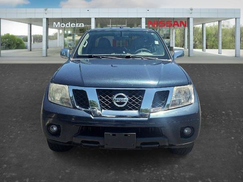 Used 2015 Nissan Frontier SV w/ SV Value Truck Package AWD/4WD image 2