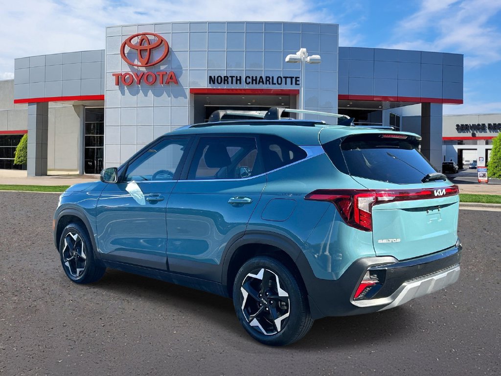 Used 2025 Kia Seltos EX AWD/4WD image 6