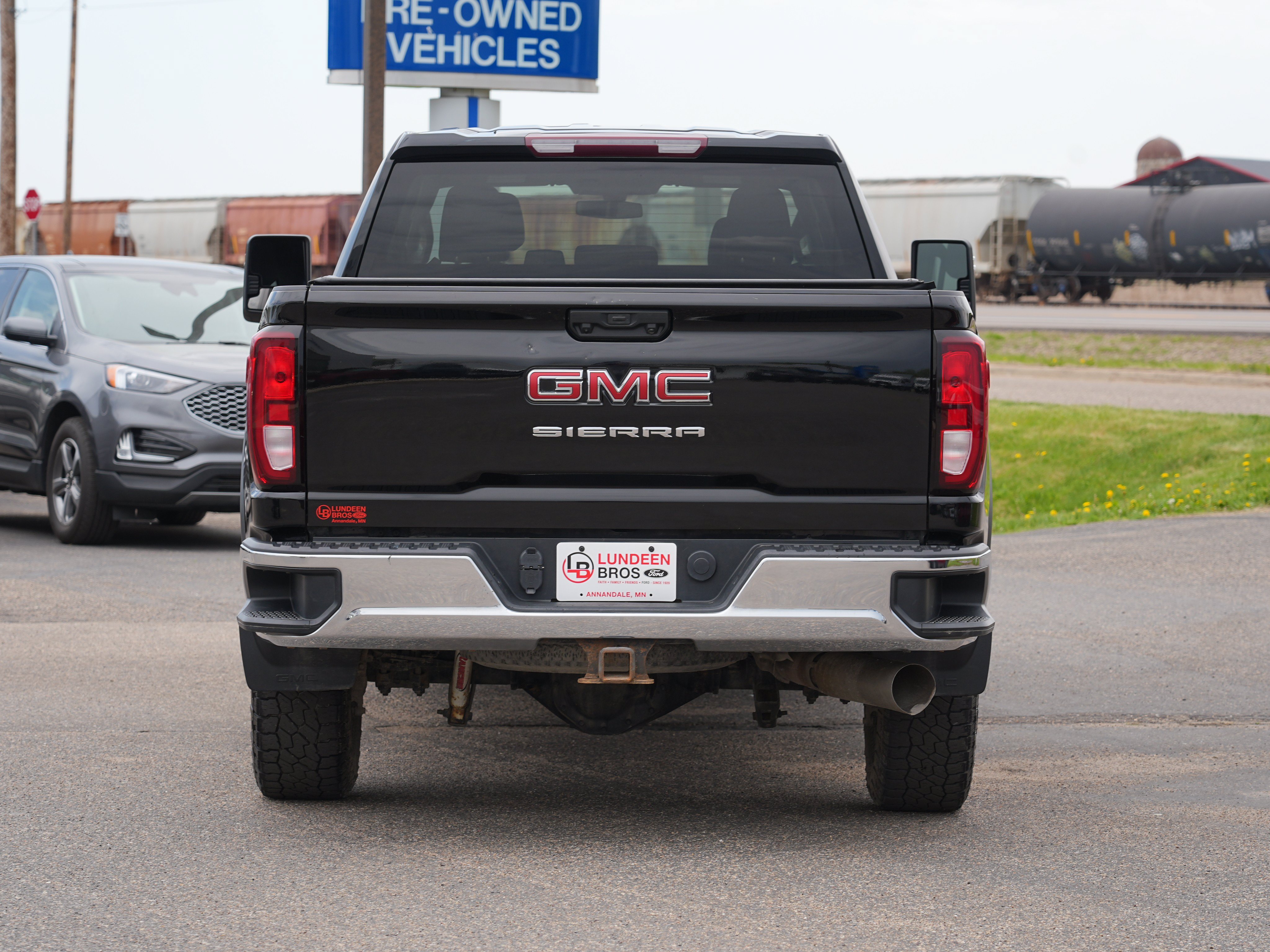 Used 2021 GMC Sierra 2500 4x4 Crew Cab w/ Convenience Package image 4