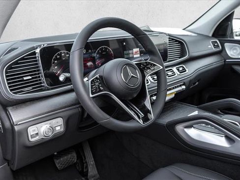 New 2026 Mercedes-Benz GLS 450 4MATIC image 10