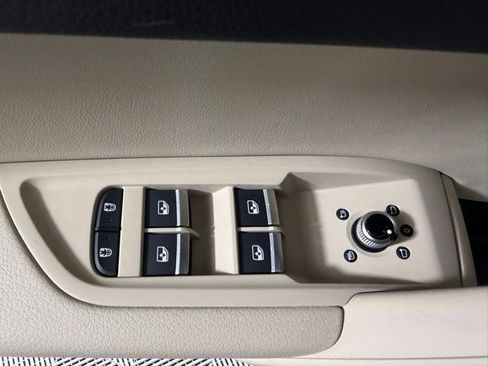 Used 2023 Audi Q5 2.0T Premium w/ Convenience Package image 19