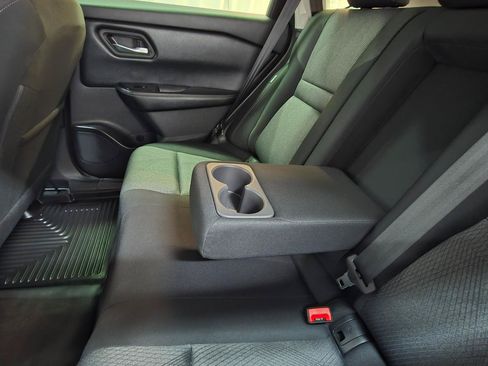 Used 2025 Nissan Rogue SV AWD/4WD image 19