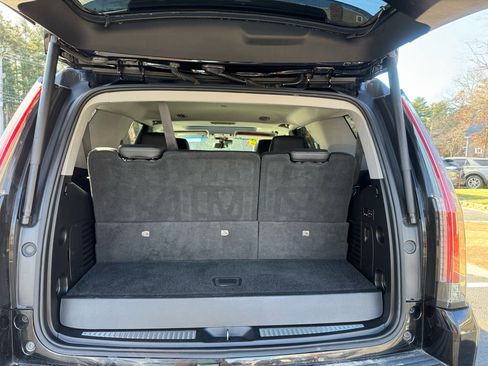 Used 2019 Cadillac Escalade Luxury image 37