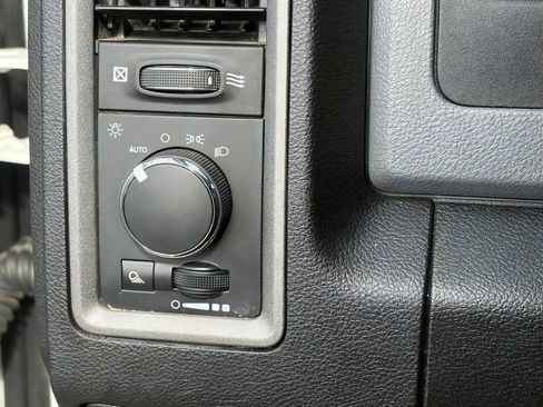 Used 2019 RAM 1500 Tradesman w/ Chrome Plus Package AWD/4WD image 18