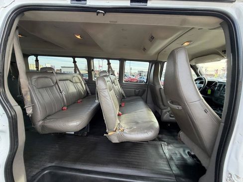 Used 2017 Chevrolet Express 3500 LS RWD image 14