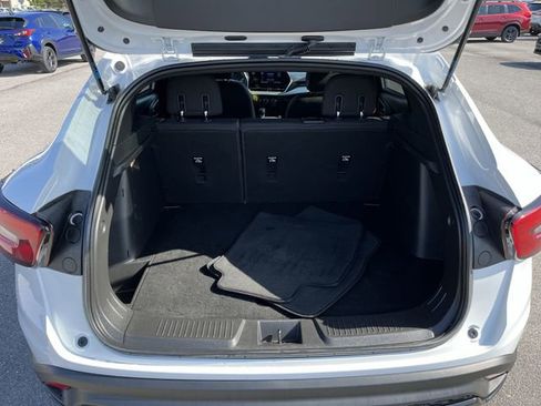 Used 2024 Chevrolet Trax RS FWD image 21