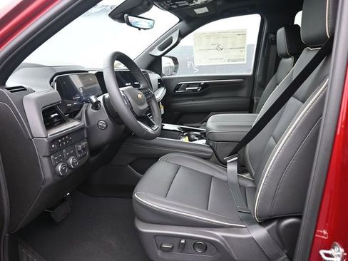 New 2026 Chevrolet Suburban Premier image 16