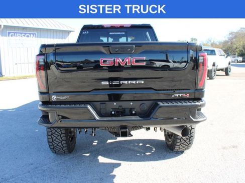Used 2025 GMC Sierra 2500 AT4 w/ AT4 Premium Plus Package image 10