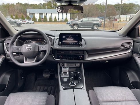 Used 2026 Nissan Rogue SV image 8