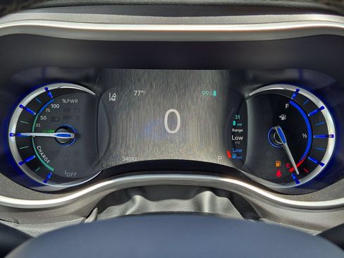Used 2024 Chrysler Pacifica Limited FWD image 20