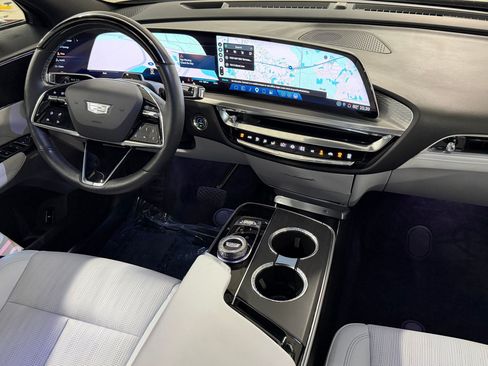 Certified 2024 Cadillac Lyriq Luxury RWD image 4
