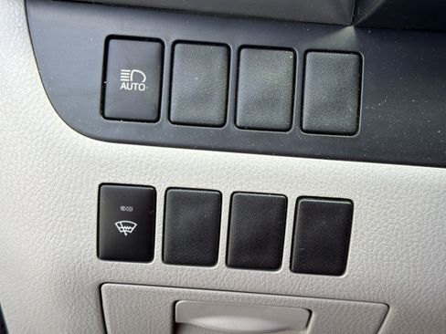 Used 2018 Toyota Highlander LE FWD image 14