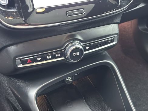 Certified 2023 Volvo C40 P8 Recharge Ultimate AWD/4WD image 19
