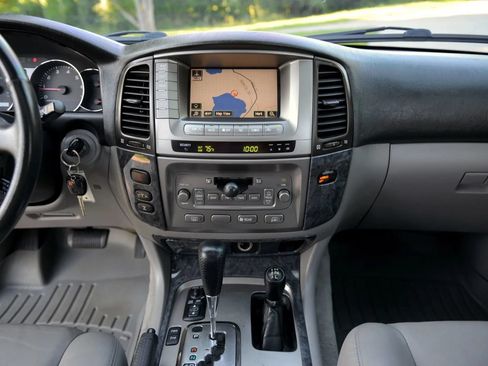 Used 2007 Toyota Land Cruiser AWD/4WD image 76