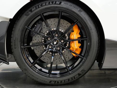 Used 2019 McLaren 600LT RWD image 36