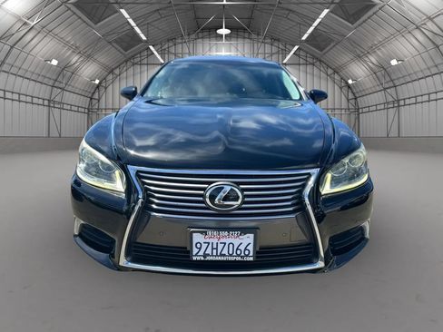 Used 2013 Lexus LS 460 w/ Comfort Pkg RWD image 2