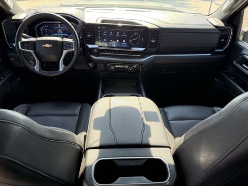 Used 2024 Chevrolet Silverado 2500 LTZ w/ LTZ Convenience Package image 13