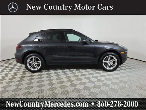 Used 2018 Porsche Macan image 9