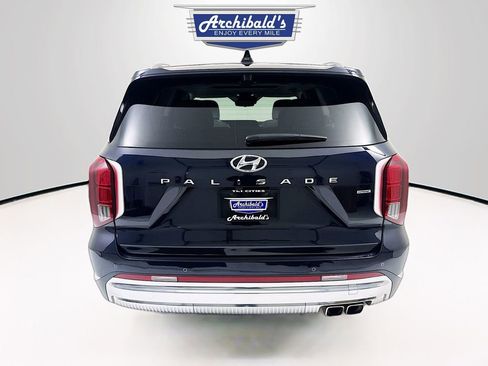 Used 2024 Hyundai Palisade Calligraphy image 6
