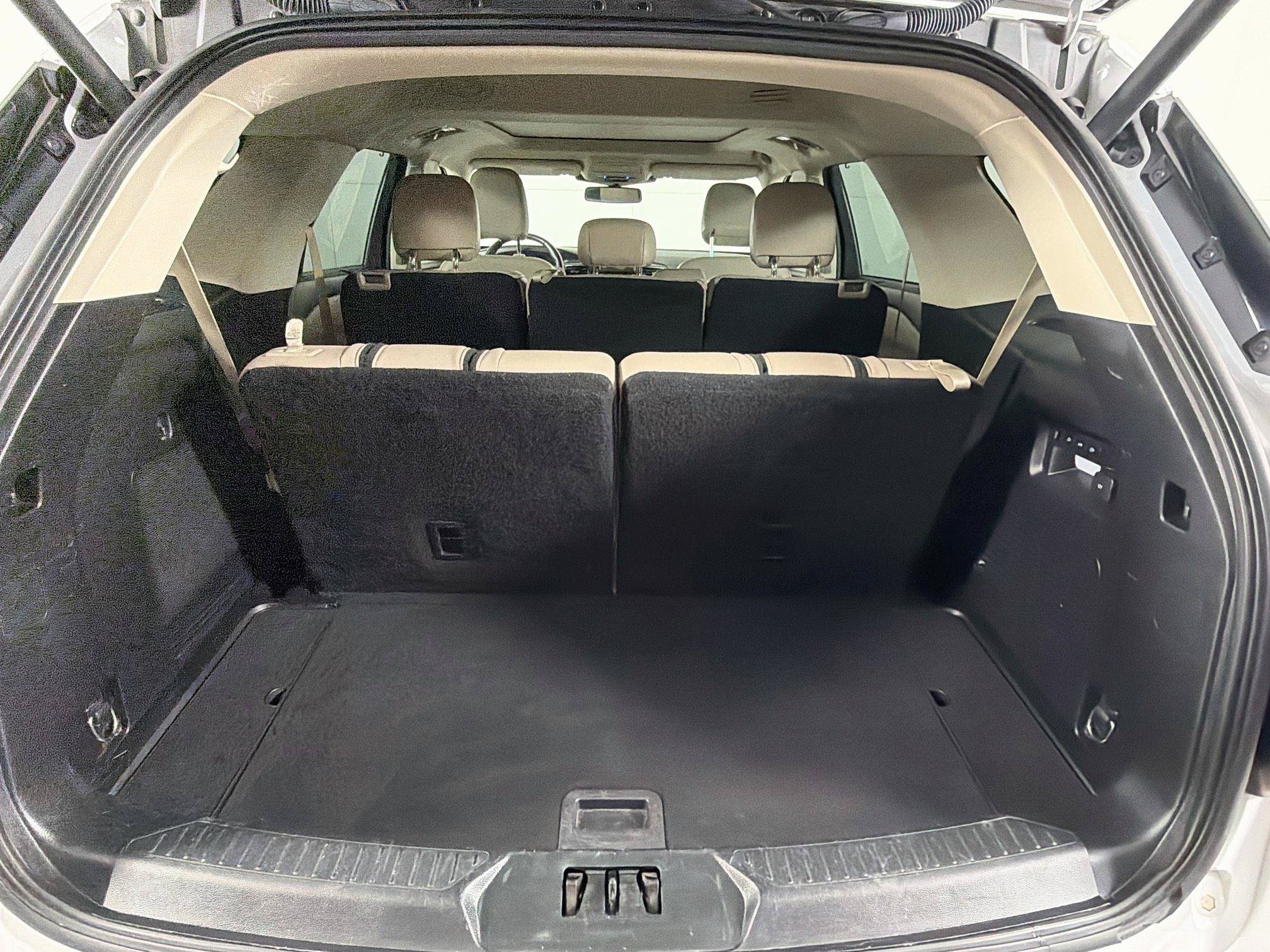 Used 2021 Ford Explorer Limited w/ Equipment Group 301A AWD/4WD image 31