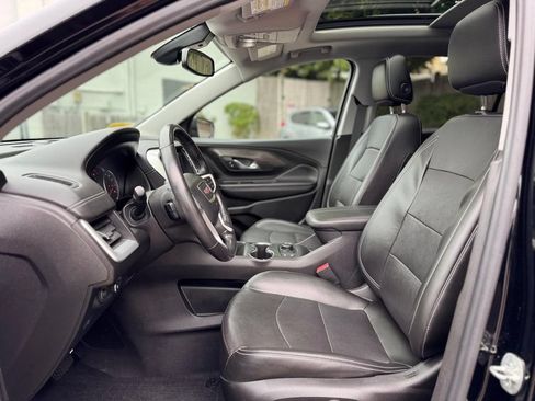 Used 2022 GMC Terrain SLT w/ Infotainment Package II AWD/4WD image 18