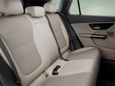 Used 2025 Mercedes-Benz GLC 300 GLC 300 image 36