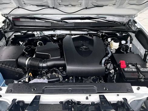 Certified 2023 Toyota Tacoma SR AWD/4WD image 34