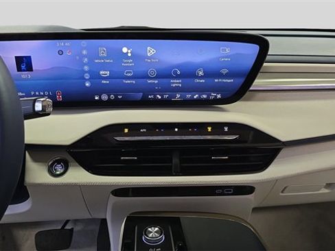 Used 2025 Buick Enclave Avenir image 19