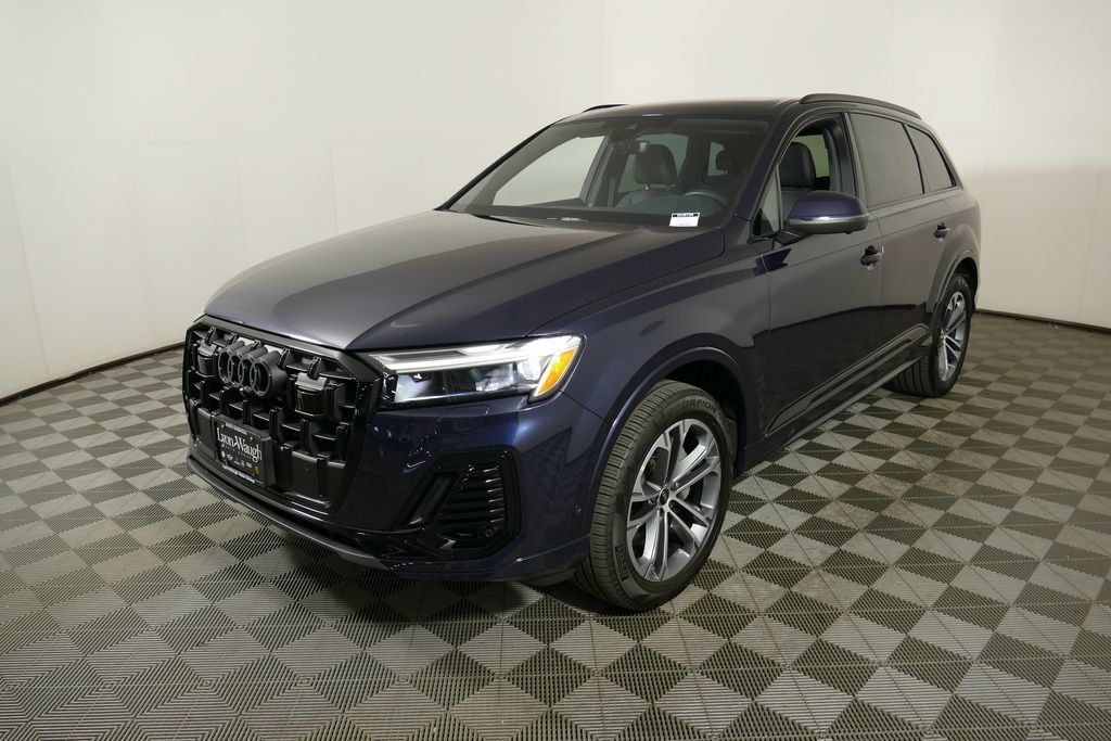 Used 2025 Audi Q7 2.0T Premium w/ Convenience Plus Package AWD/4WD image 7