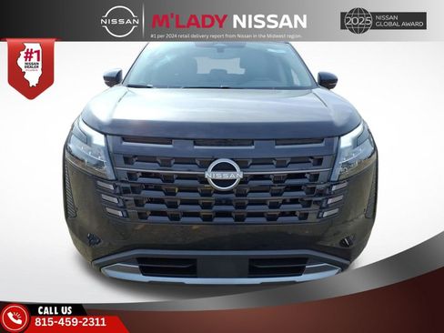 New 2026 Nissan Pathfinder SL image 2