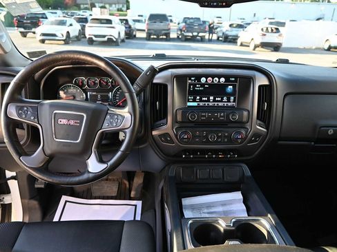 Used 2018 GMC Sierra 2500 SLT w/ All Terrain HD Package AWD/4WD image 31
