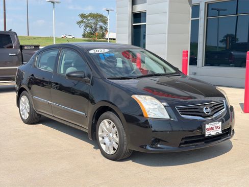Used 2012 Nissan Sentra 2.0 S FWD image 2