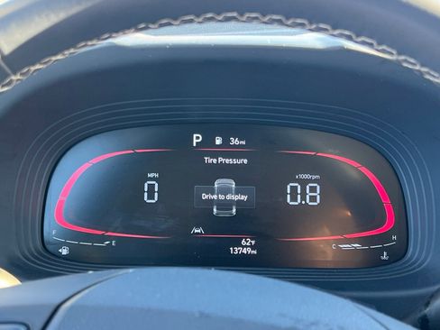 Used 2025 Hyundai Venue Limited image 28