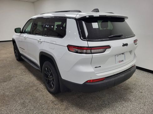 Used 2024 Jeep Grand Cherokee L Altitude image 20