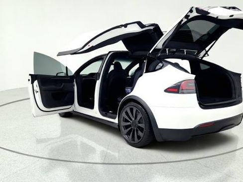 Used 2024 Tesla Model X AWD/4WD image 16