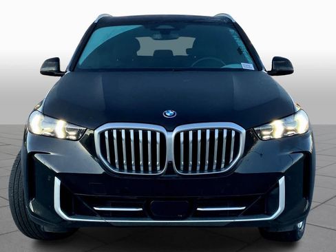 Used 2025 BMW X5 xDrive50e image 3