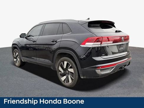 Used 2024 Volkswagen Atlas Cross Sport SE AWD/4WD image 2