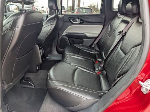 Used 2025 Jeep Compass Limited image 23