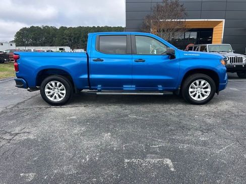 Used 2023 Chevrolet Silverado 1500 Custom image 2