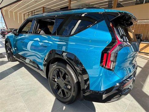 New 2026 Kia EV9 Land w/ Nightfall Edition Package image 10