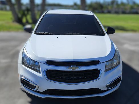 Used 2016 Chevrolet Cruze LS image 2
