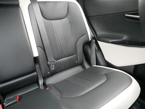 Certified 2023 Kia EV6 GT-Line AWD/4WD image 14